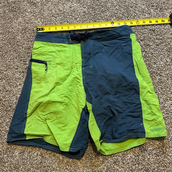 PATAGONIA Men's Minimalist Wavefarer Board Shorts Size 29 In Harlequin: Cilantro - Picture 3 of 8